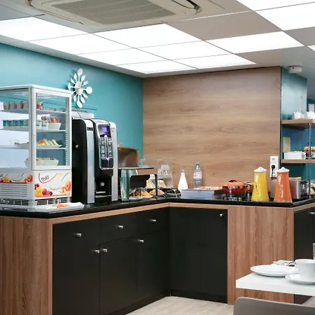 Montparnasse Alesia מלון 3*