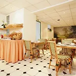 阿雷西亚巴纳斯峰酒店 3*